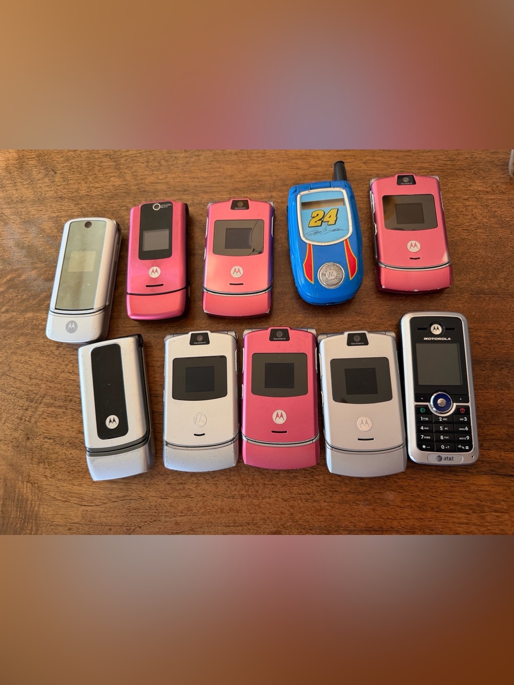 MOTOROLA Flip Phone Bundle